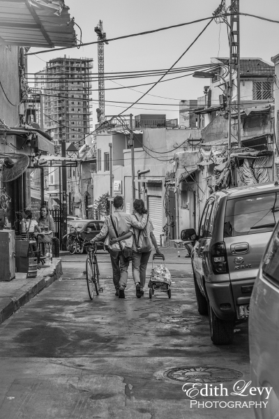 Carmel Market, Israel, Tel Aviv, black and white, monochrome, street photography, couple, couple walking together